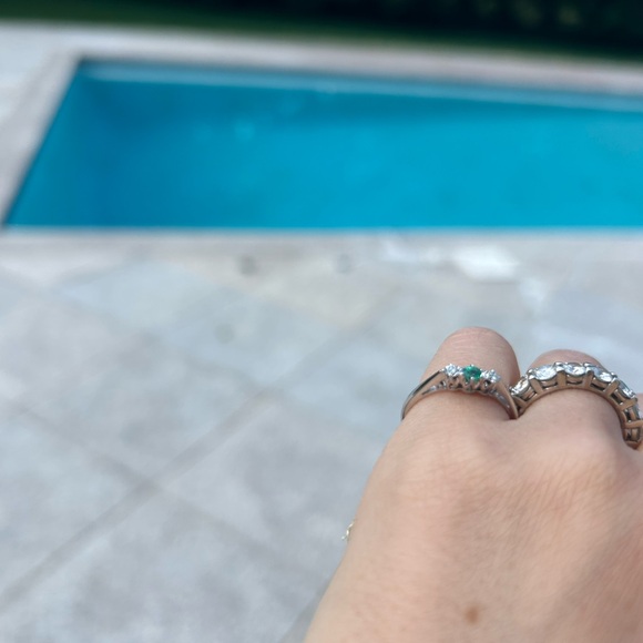 Diamond emerald simple ring - Picture 4 of 6